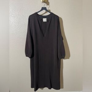 Avy & Co Elegant  V-Neck Knit Dress
